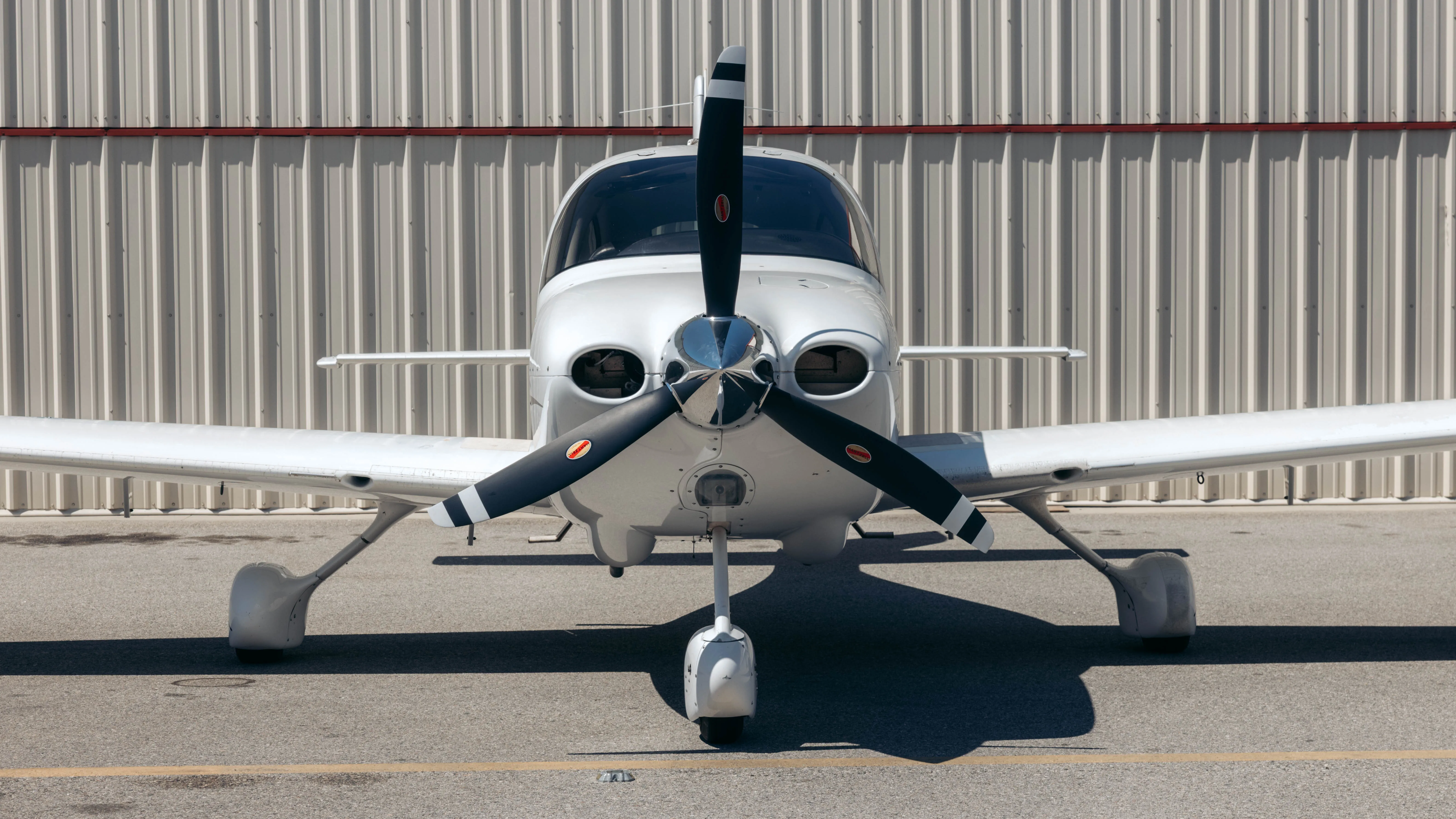 Cirrus SR20 training photo