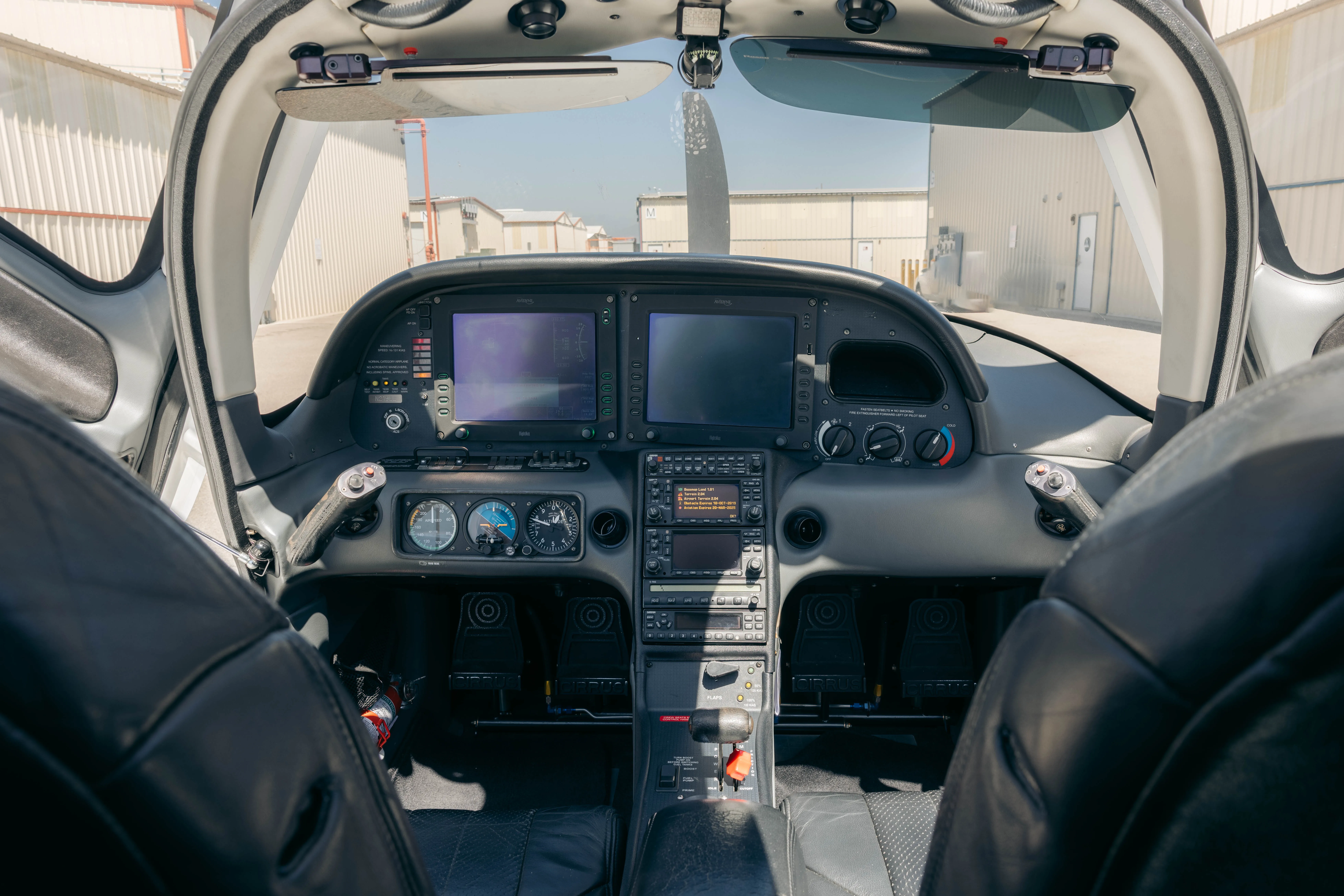 Cirrus SR20 training photo