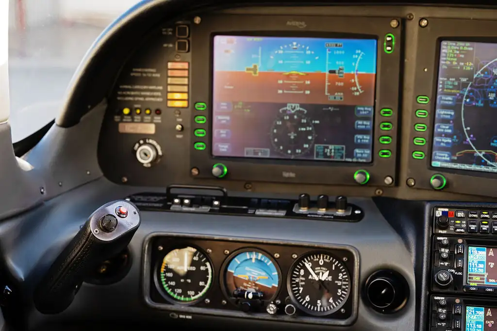 N219EL 2007 Cirrus SR20 GTS detail view