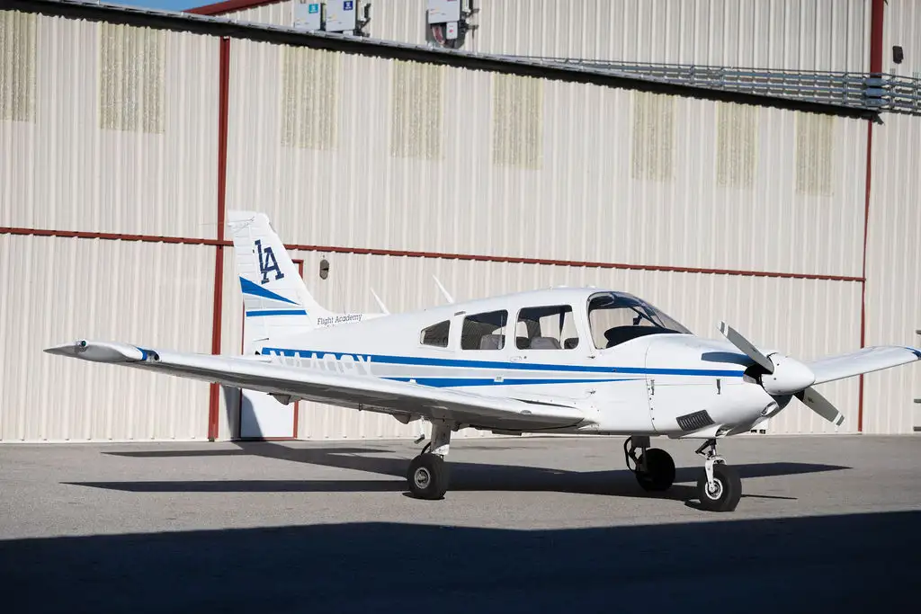 N4409X Piper Archer II profile