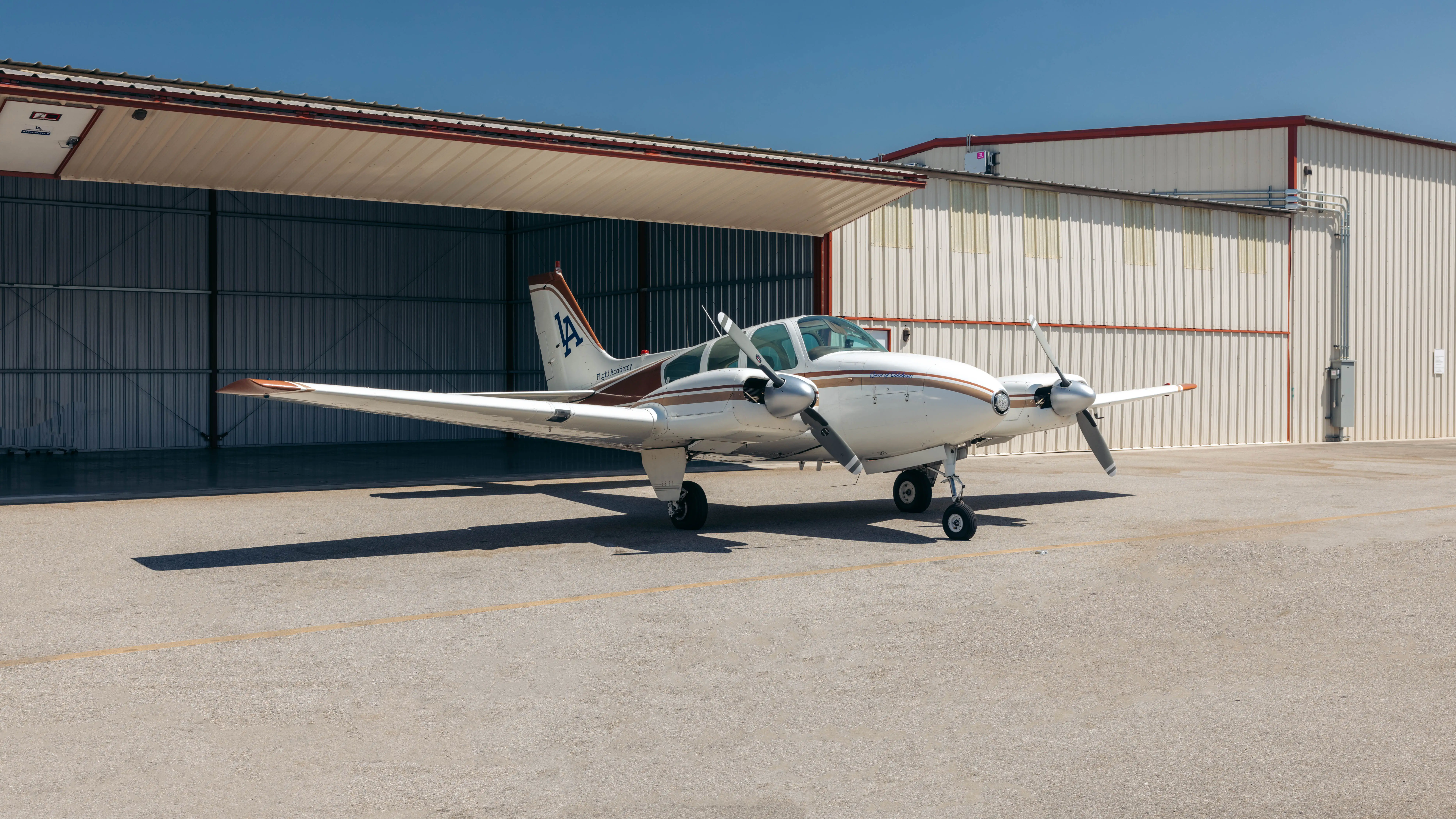 N120B Beechcraft 95-A55 Twin Bonanza side view