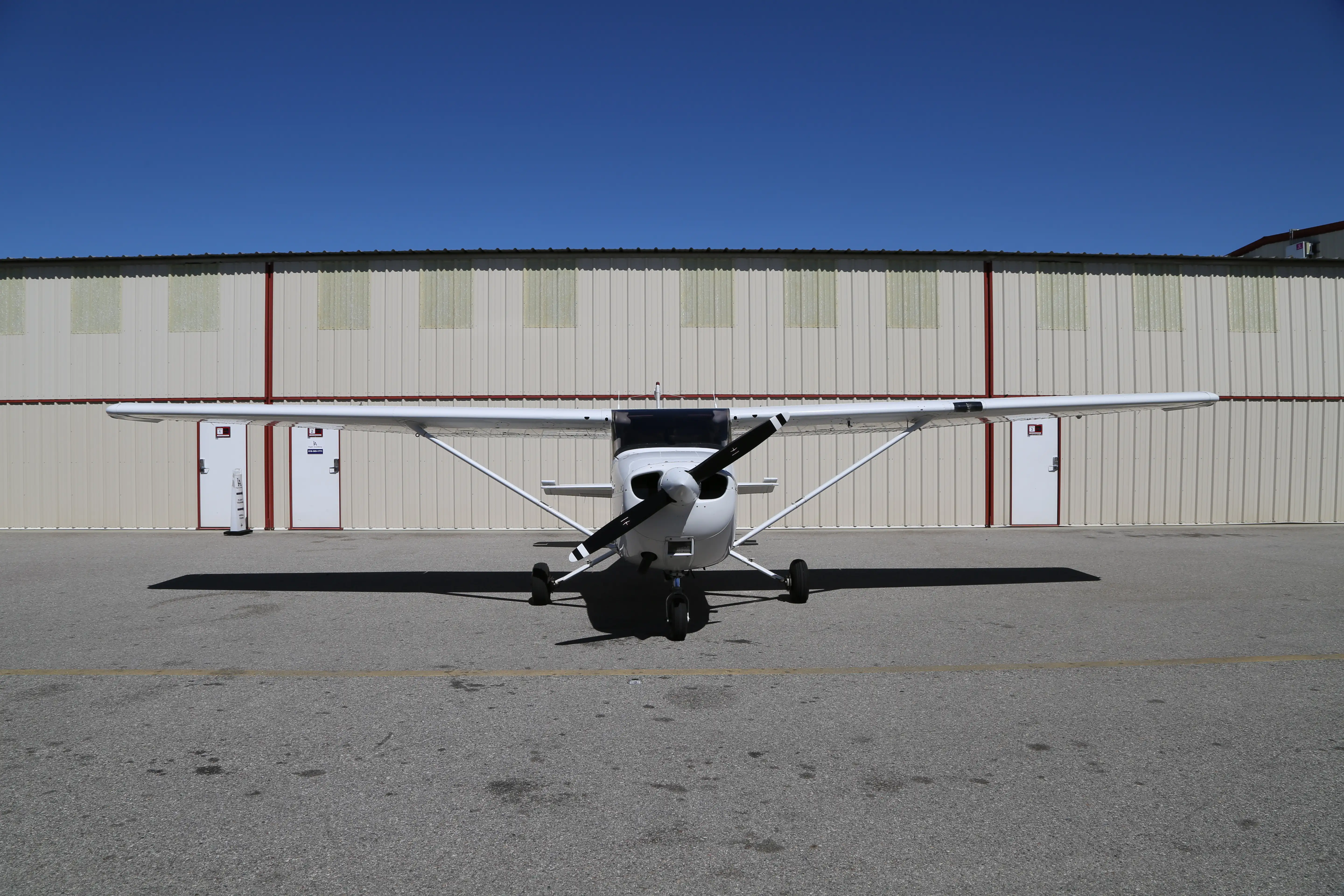 N5148V Cessna 172S flying