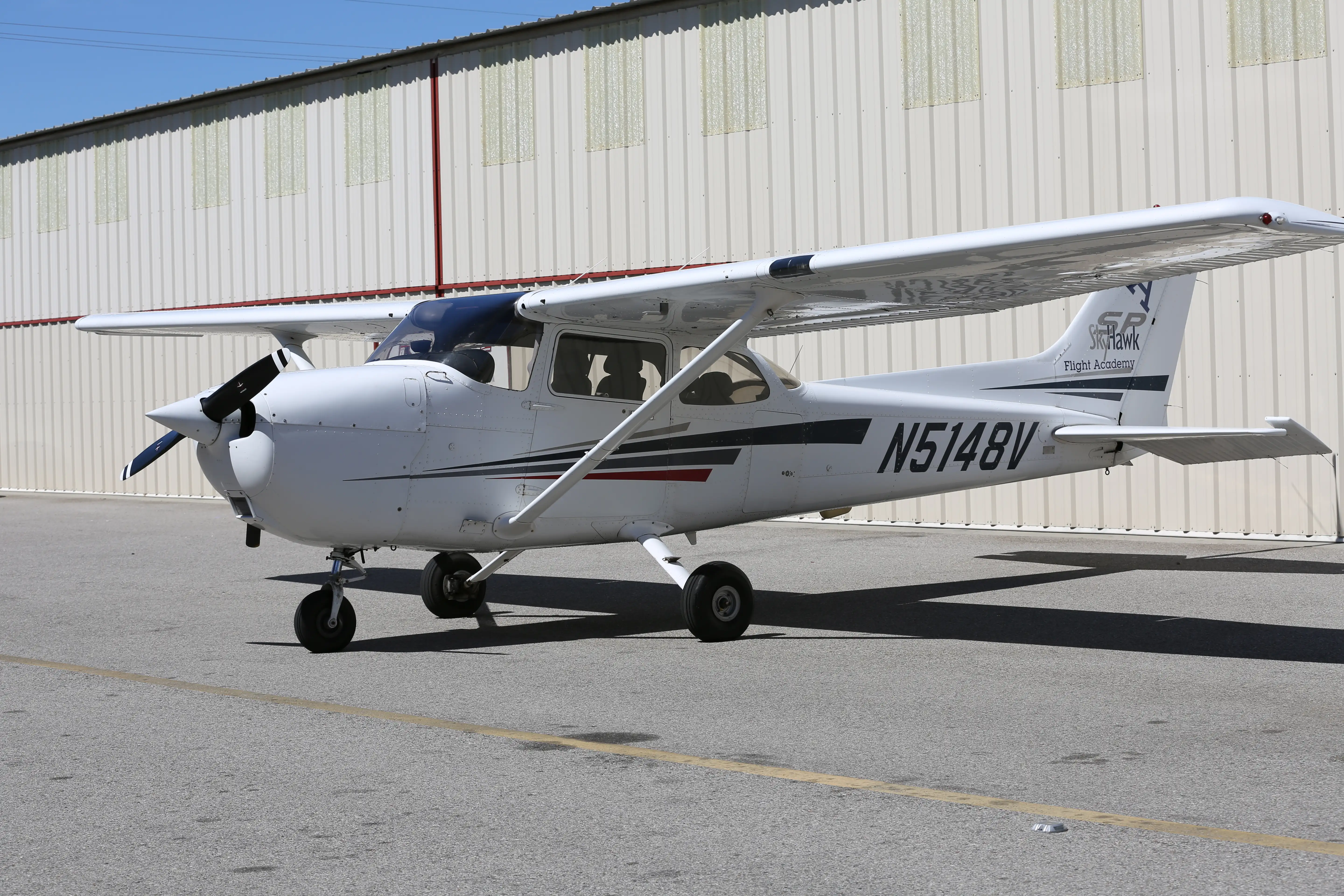 N5148V Cessna 172S side angle