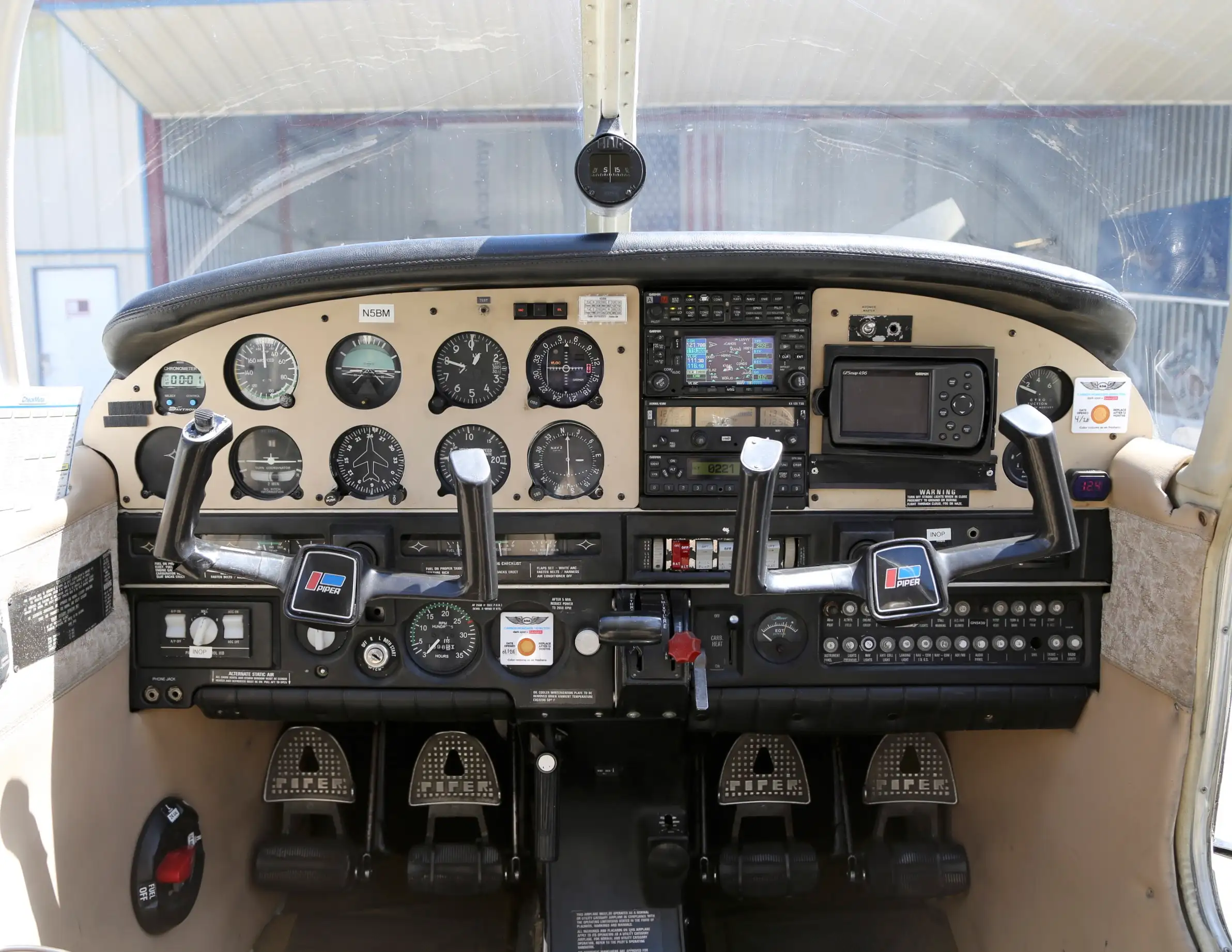N5BM Piper Archer II dashboard facing view