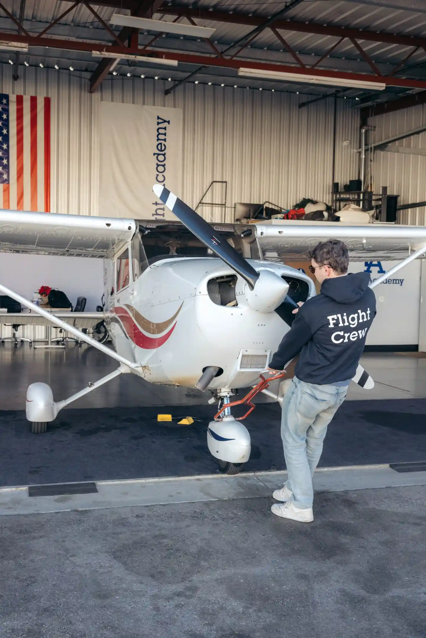 la flight academy los angeles flight school cessna 172s being pulled from main hangar 2