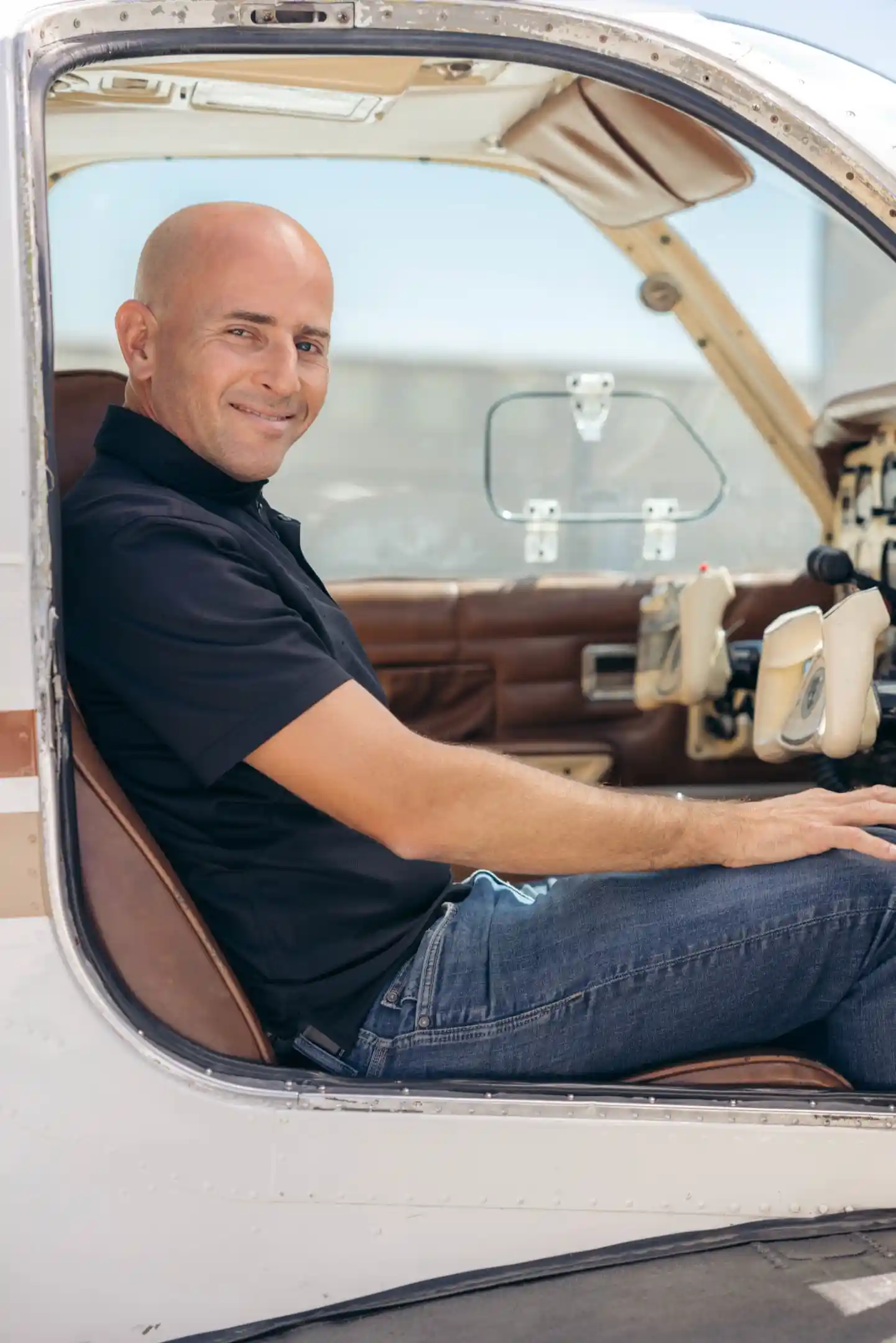 la flight academy los angeles flight school headshot of cfi dror waissengrin
