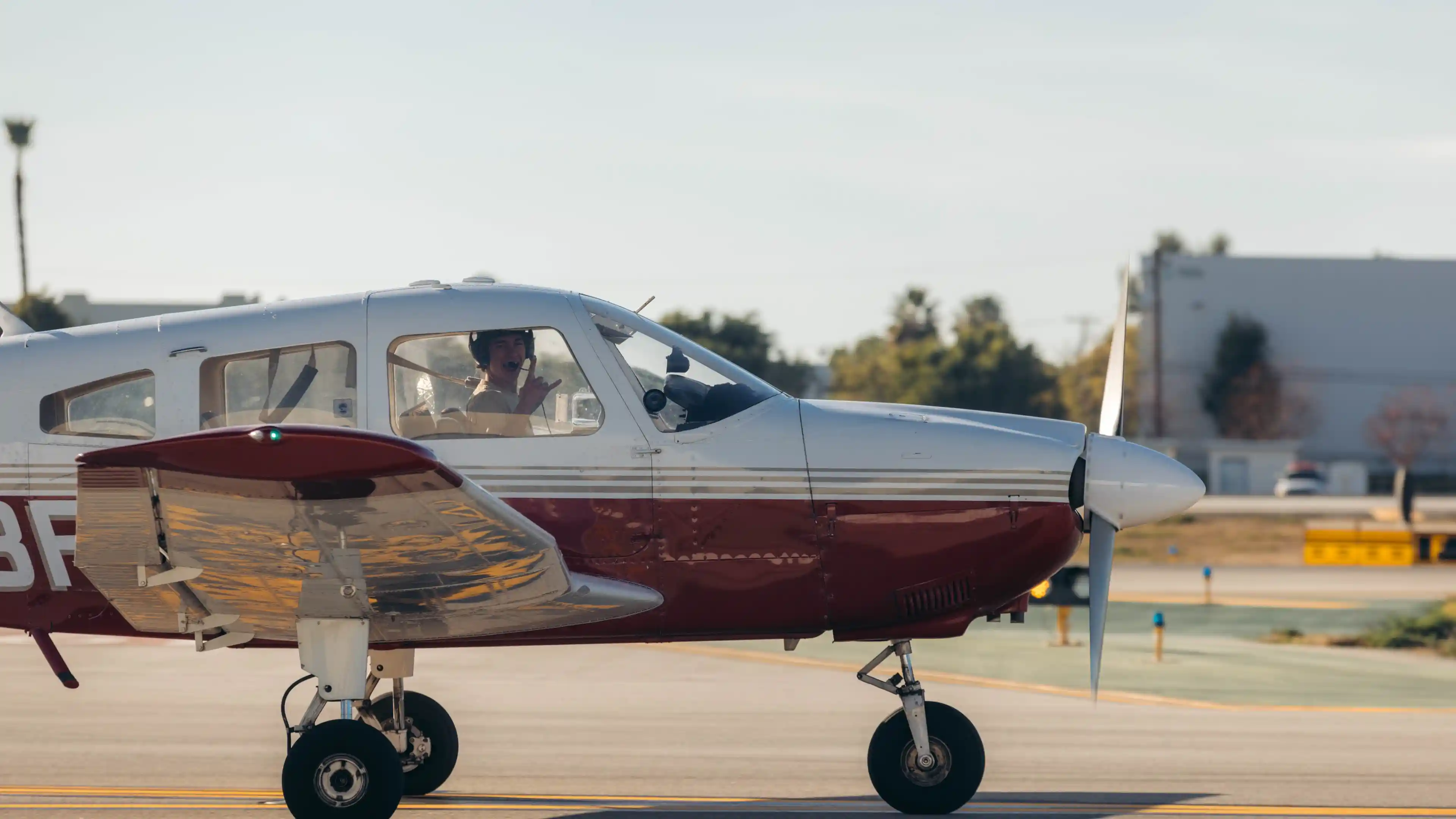 la flight academy los angeles flight school pilot student plane piper cherokee ready to take off