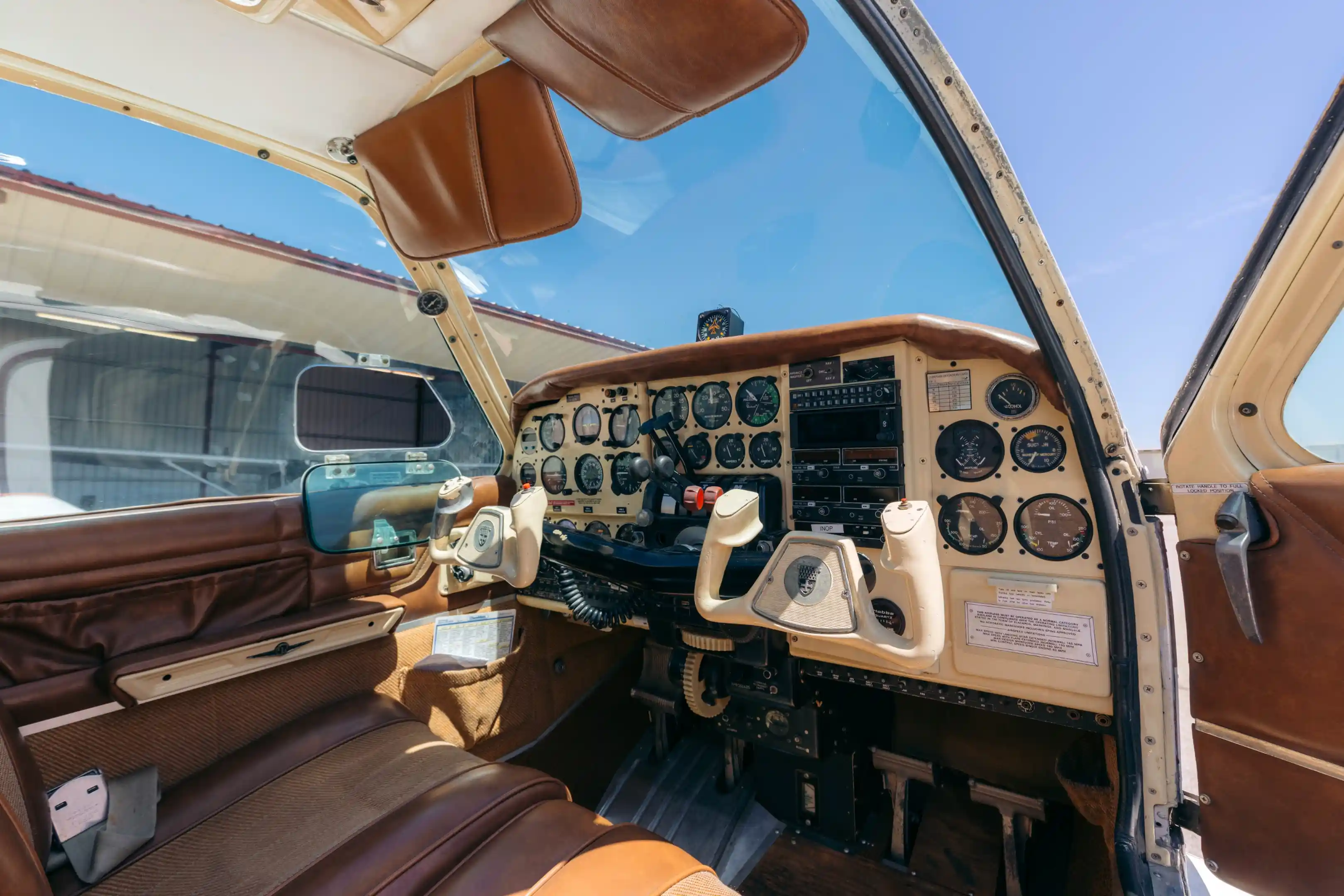 la flight academy los angeles flight school plane beechcraft twin engine inside door view