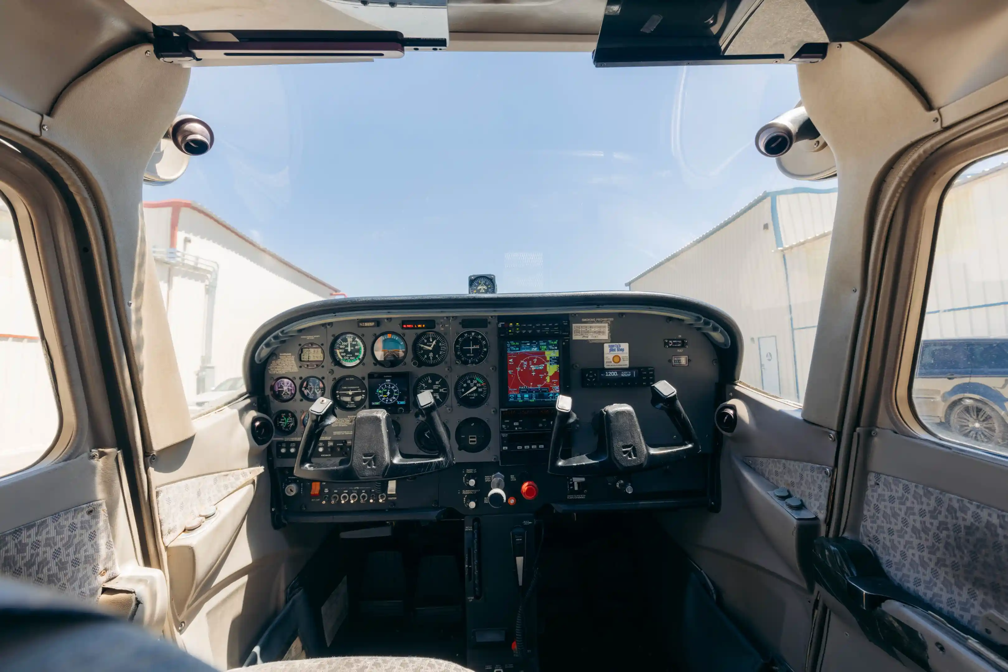 la flight academy los angeles flight school plane cessna 172s inside seat view