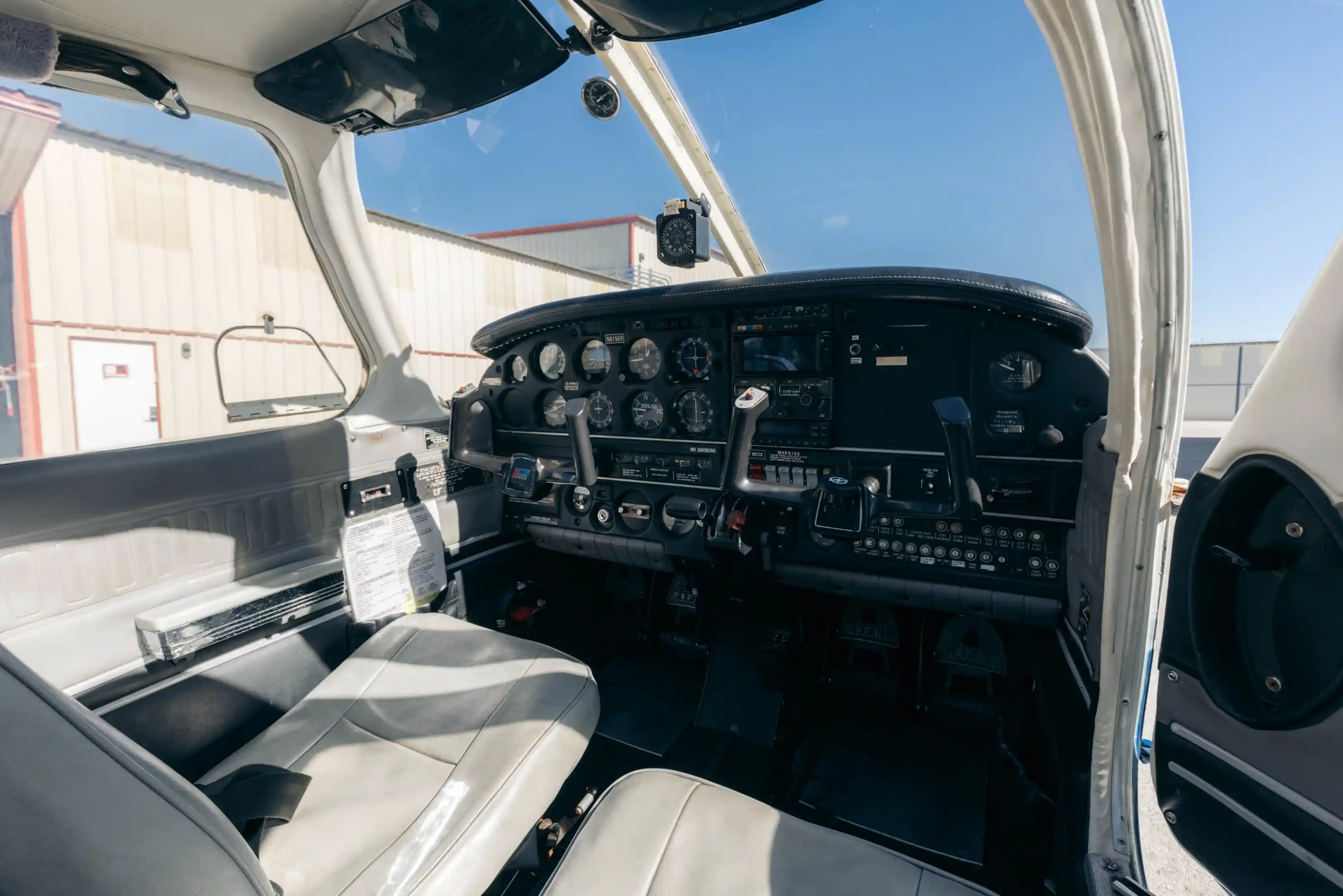 la flight academy los angeles flight school plane piper warrior ii inside door view