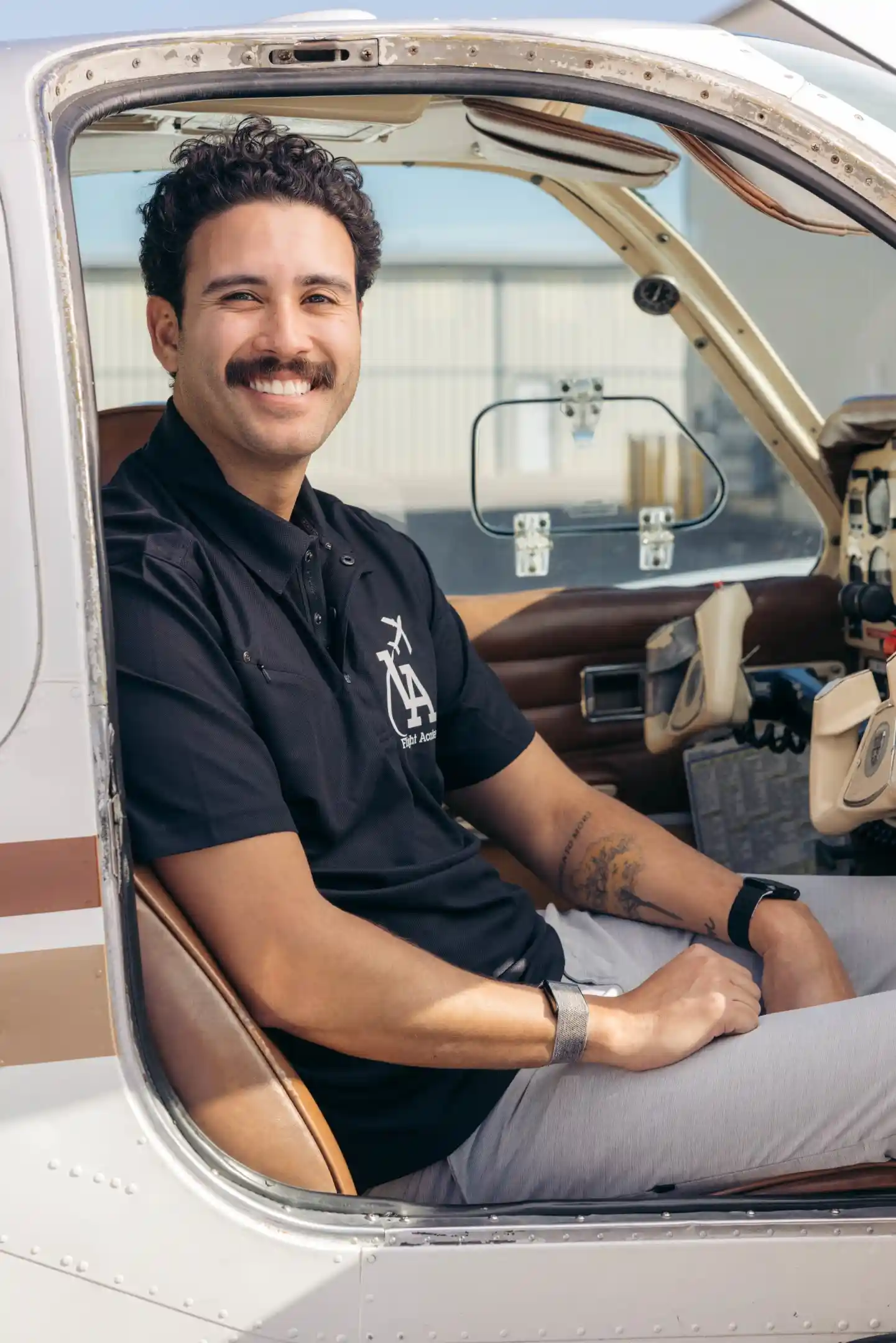 la flight academy los angeles flight school headshot of cfi andre dassin