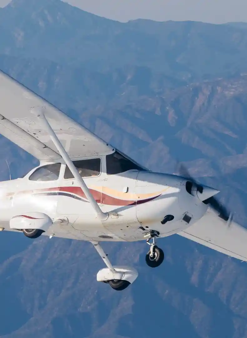 lafa plane cessna 172s flying over california 5