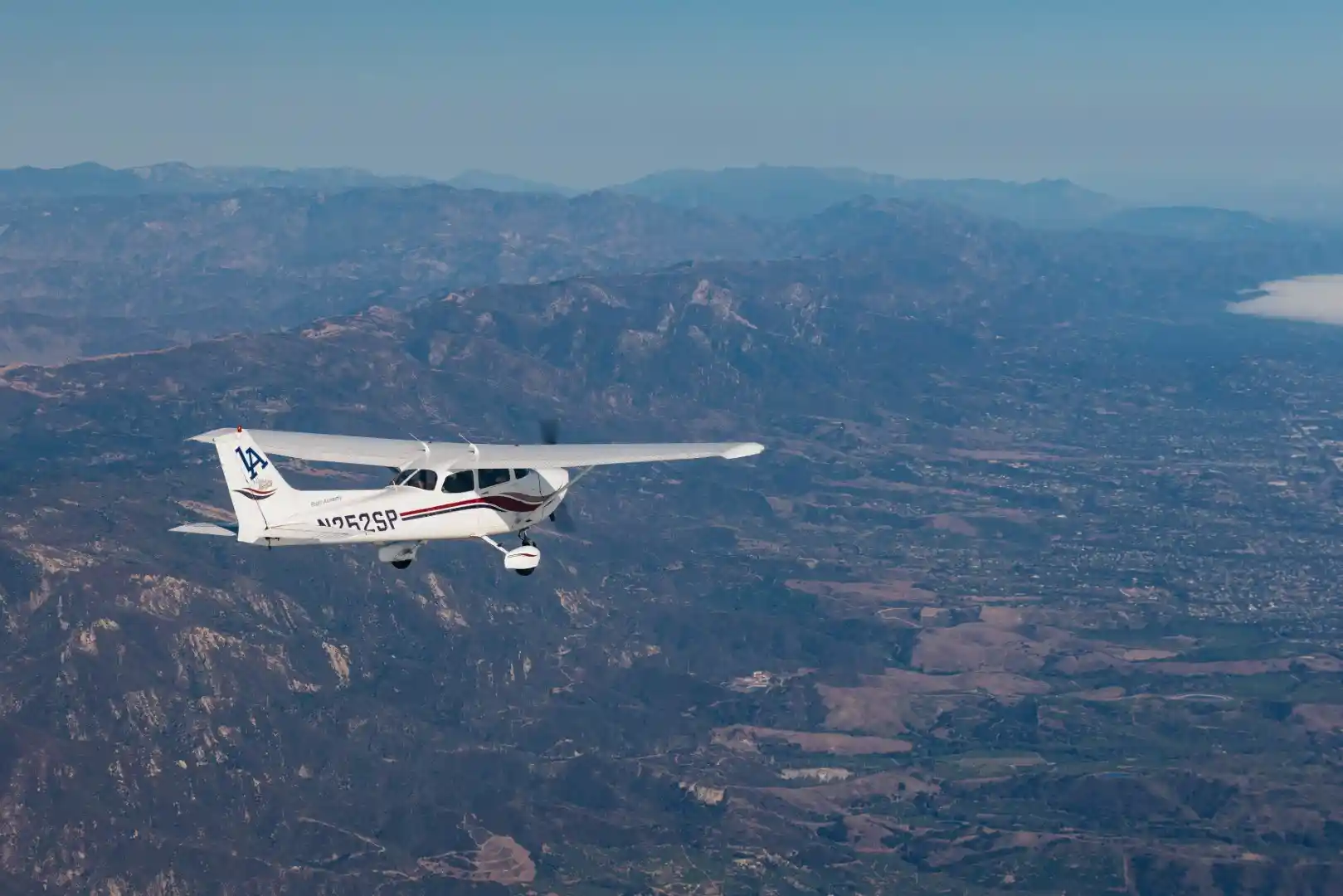 lafa plane cessna 172s flying over california 7