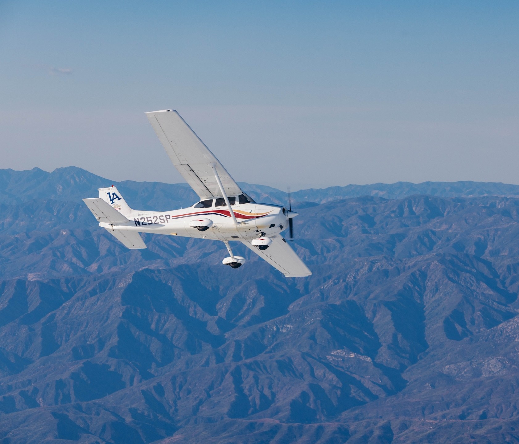 VNY vs. WHP: Best LA Flight Training Airspace in 2026