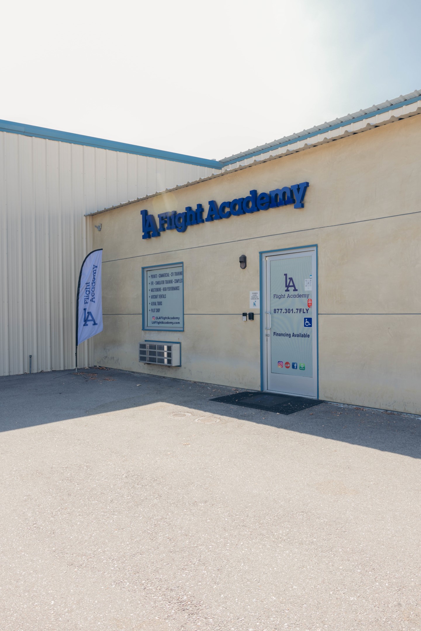 How to Choose the Best Flight School in Van Nuys