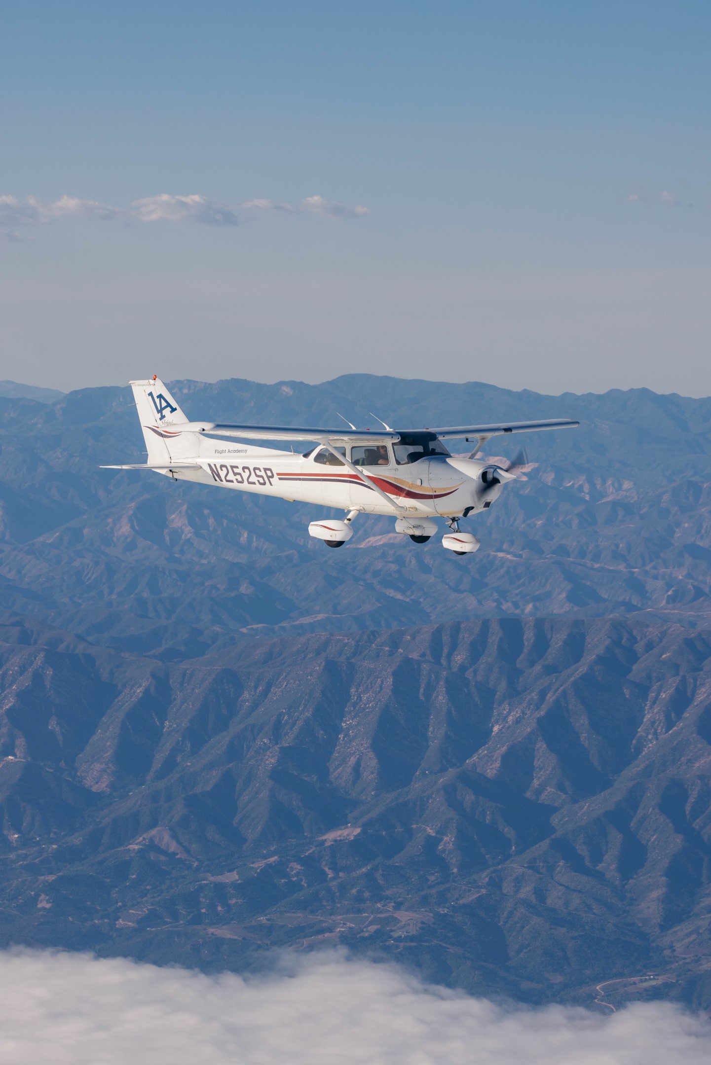 California Flight Training: Weather, Airspace, and Cost